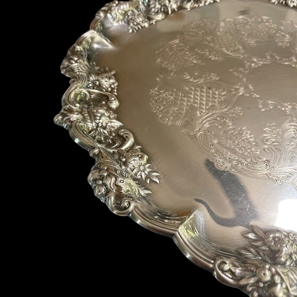 Vintage Briarcliff By
Oneida Silver
Plate 12" Round - Picture 6 of 13